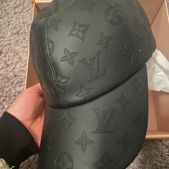 Mens LV items